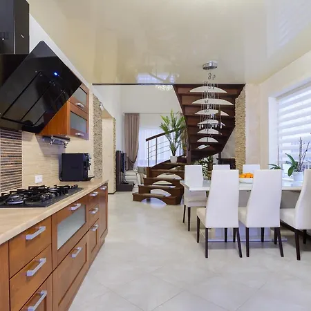 Gorgeous House 5-bedrooms Apartment Minsk